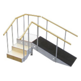 ESCALERA CON RAMPA METÁLICA TRES ESCALONES Y PASAMANOS FIJO